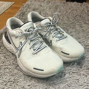 Nike ZoomX Invincible Run Flyknit 2 'Sail' Very Lightly Used Mens US size 10